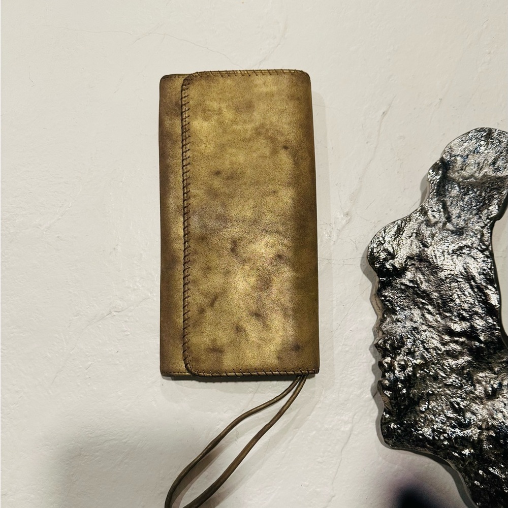 NEW Gold Fossil clutch/wristlet/cardholder